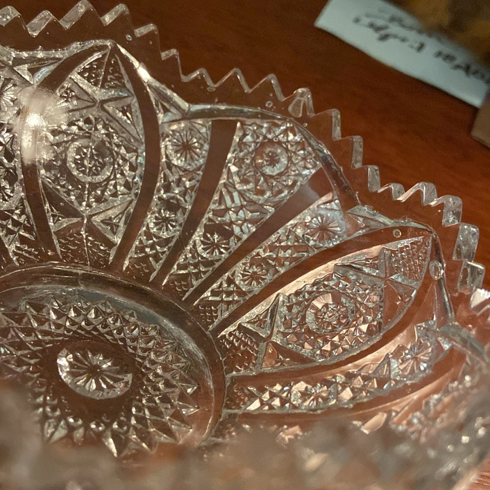 Vintage small saw tooth edge dish - Picture 6 of 8